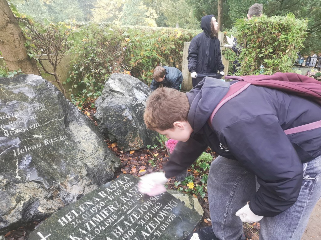 2025-m-przy_grobie_Heleny_R_004.jpg