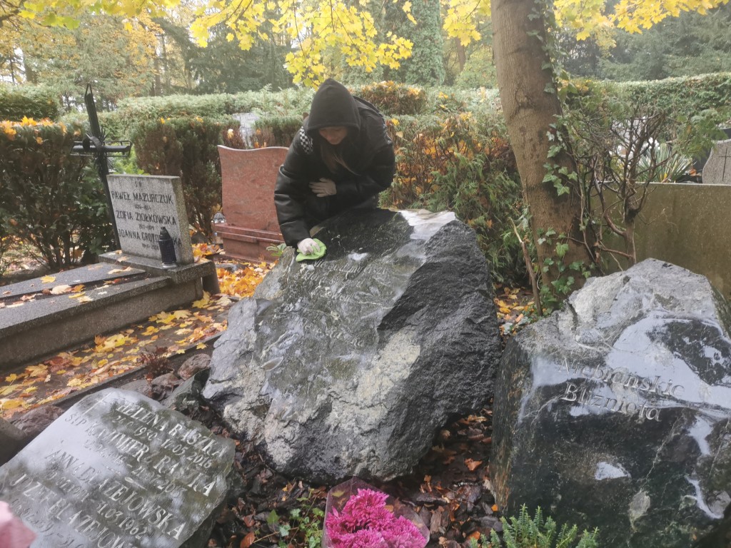 2025-m-przy_grobie_Heleny_R_003.jpg